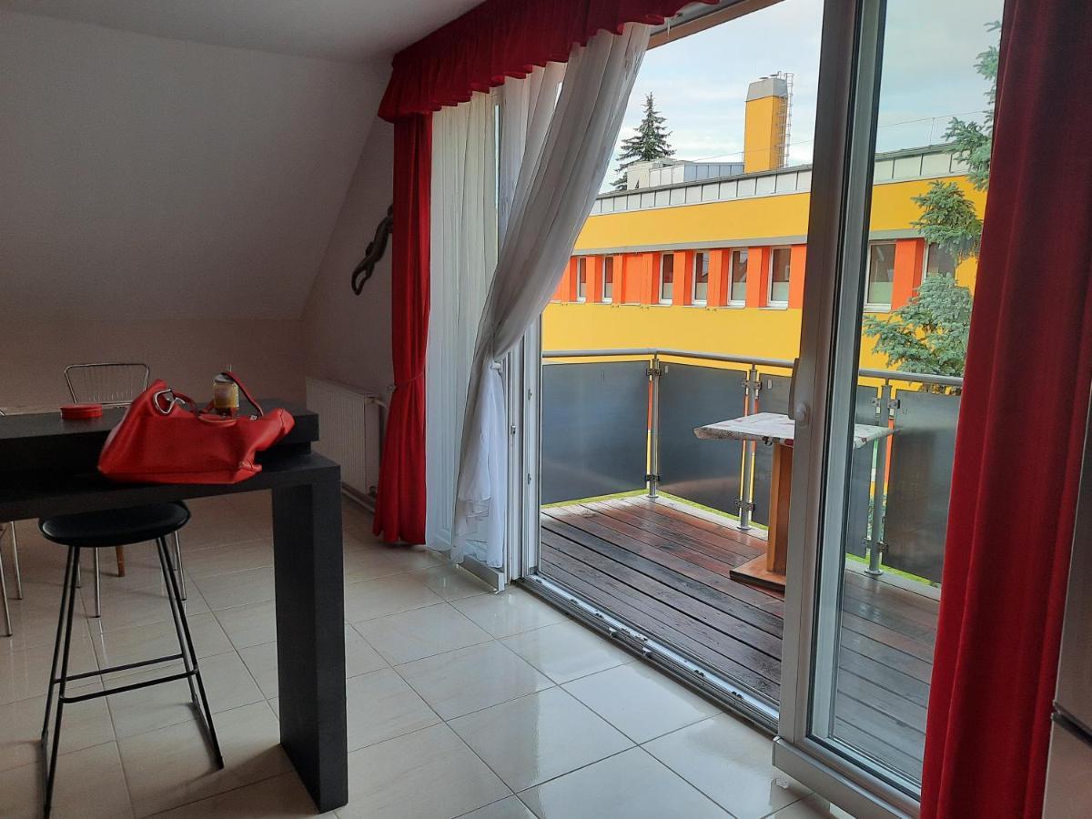 Fitt Apartman Lenti Buitenkant foto