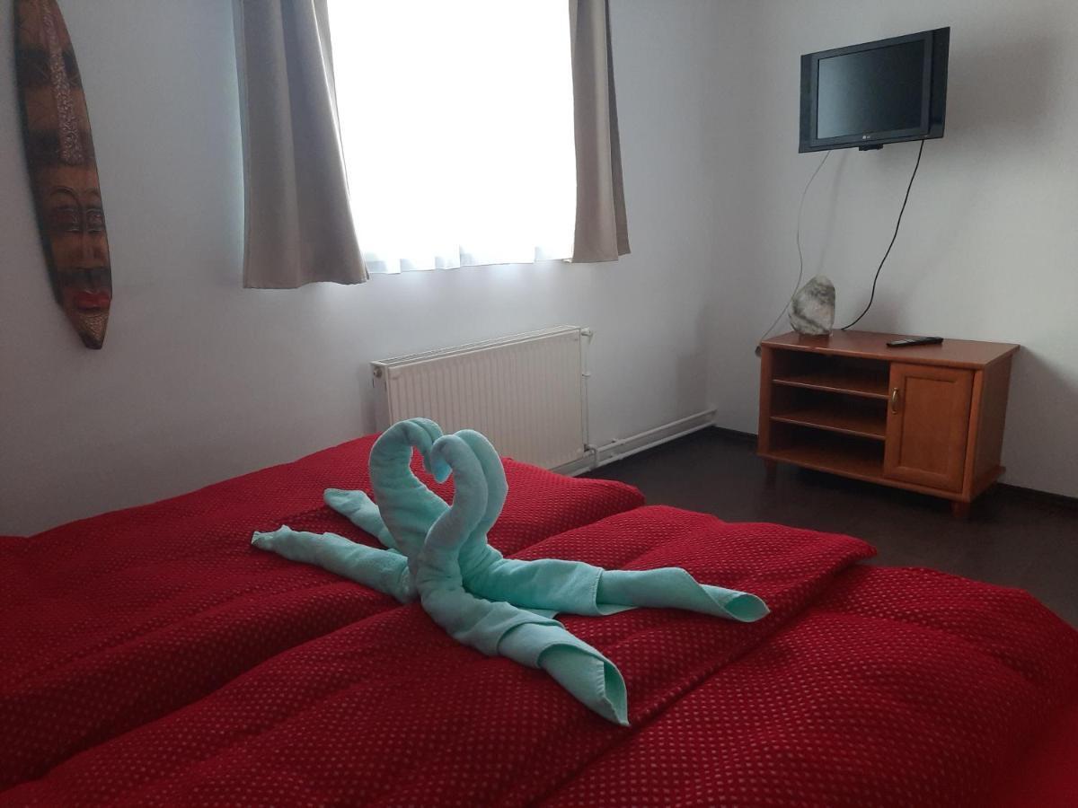 Fitt Apartman Lenti Buitenkant foto