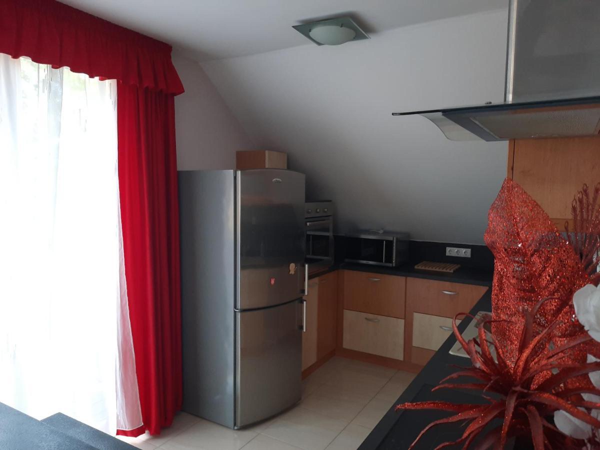 Fitt Apartman Lenti Buitenkant foto