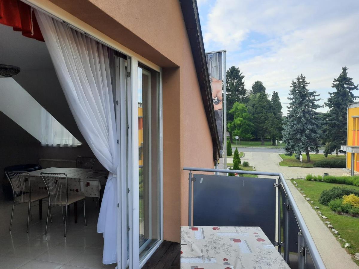 Fitt Apartman Lenti Buitenkant foto